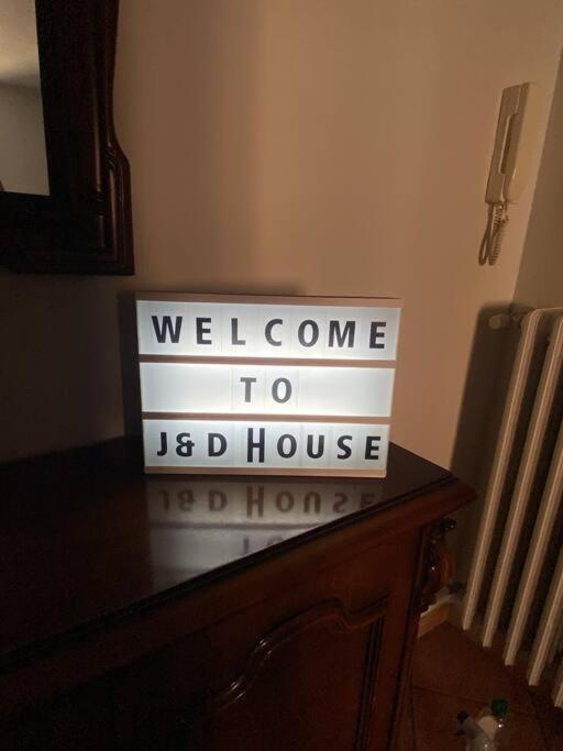 알바 J & D House 아파트 외부 사진